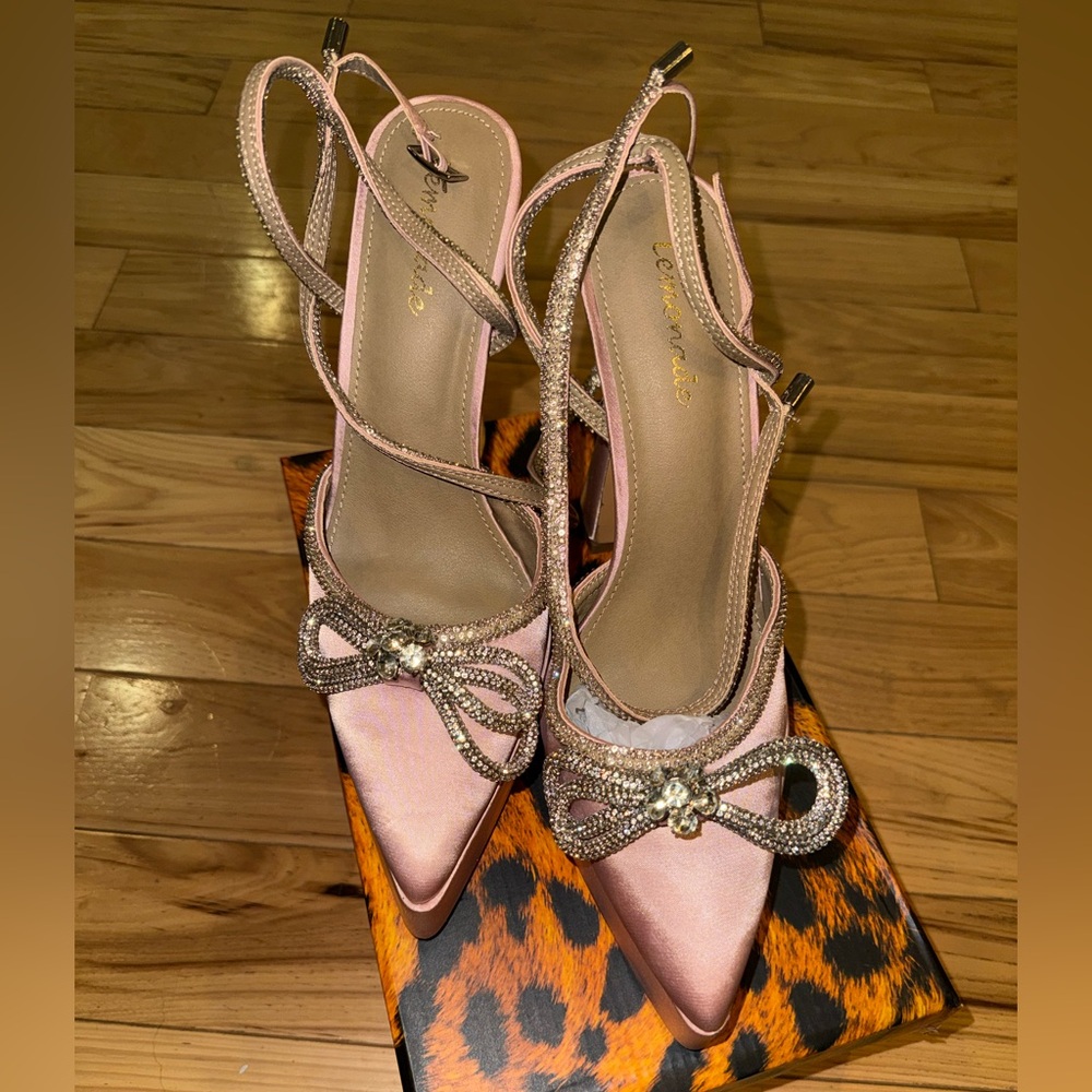 Elegant Pink Heels with Bow Detail